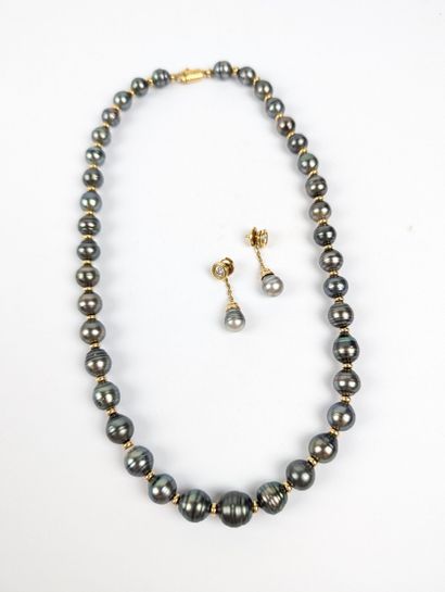 Parure comprenant un collier en chute et...