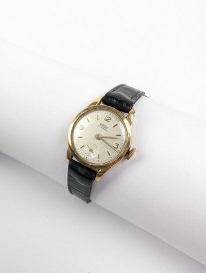 AASA
Montre bracelet dame en or jaune 750...