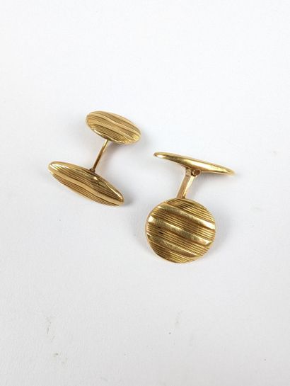 Paire de boutons de manchette en or jaune...