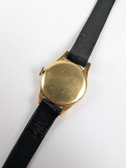 AASA
Montre bracelet dame en or jaune 750...