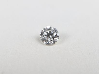 Diamant seul avec certificat GIA :
- taille...