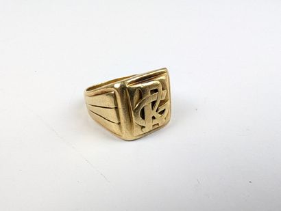 Chevalière en or jaune 750 ‰ monogrammée...