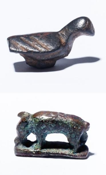 Deux animaux miniatures En bronze: un volatile...