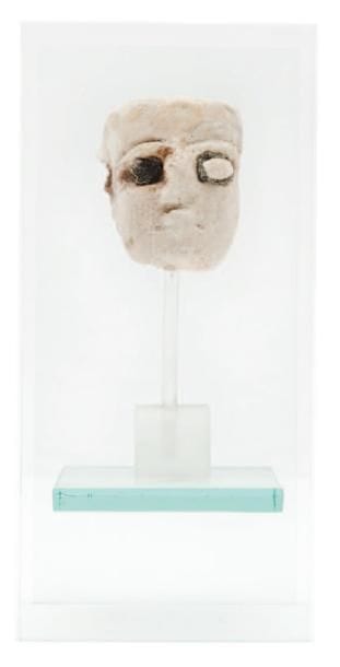 Masque Assyrien Fritte. Yeux en amande incrustés,...