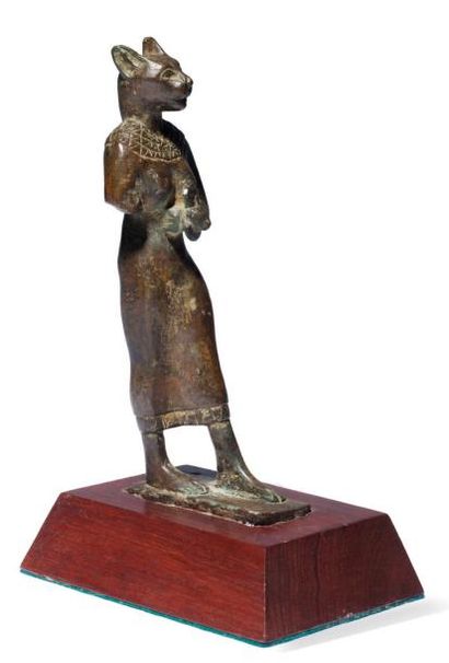 Bastet La déesse à tête de chat est représentée...