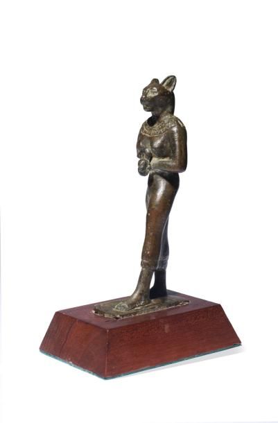 Bastet La déesse à tête de chat est représentée...