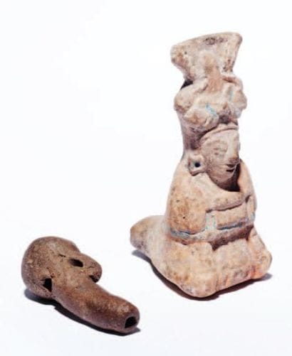 Personnage-sifflet et petit sifflet de forme...