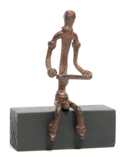 Statuette masculine Mali, population Dogon,...