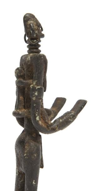 Statuette féminine Mali, style Dogon, région...