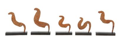 Ensemble de 5 couteaux rituels en forme d'animaux...