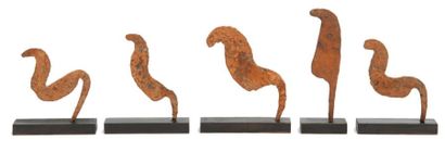 Ensemble de 5 couteaux rituels en forme d'animaux...