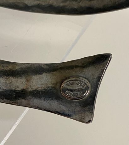 HERVE VAN DER STRAETEN Spiral cuff in hammered...