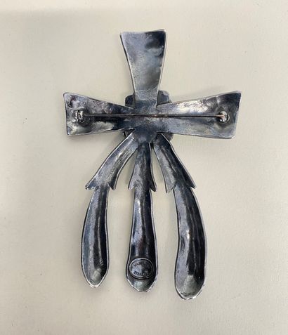 HERVE VAN DER STRAETEN Brooch Cross in blackened...