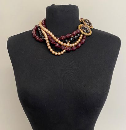 ISABEL CANOVAS Necklace with 3 rows of red...