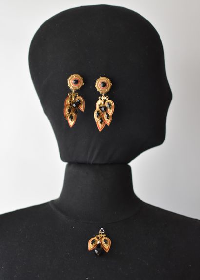 LINA BARETTI pour SCHIAPARELLI Paire de clips...