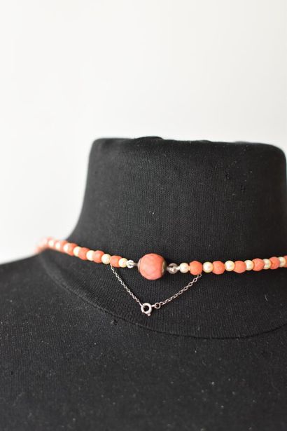 LINA BARETTI Collier de perles de culture...