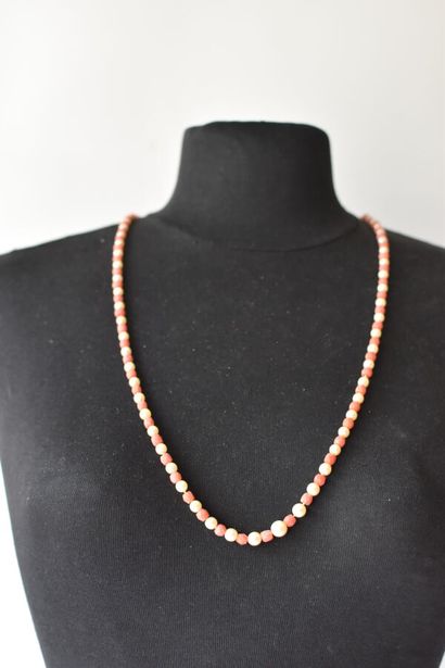 LINA BARETTI Collier de perles de culture...