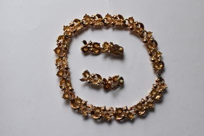 LINA BARETTI pour CARVEN Demi parure composée...