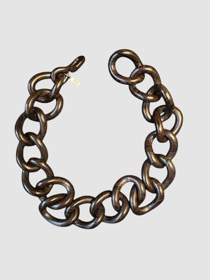 YVES SAINT LAURENT Collier gourmette en bakélite...