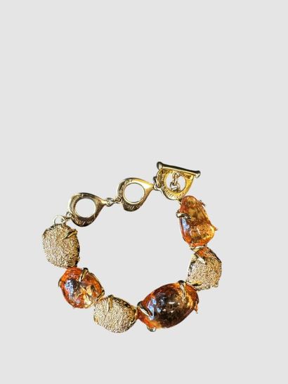 YVES SAINT LAURENT Made in France par ROBERT...