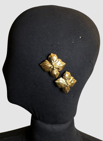 YVES SAINT LAURENT Made in France par ROBERT...
