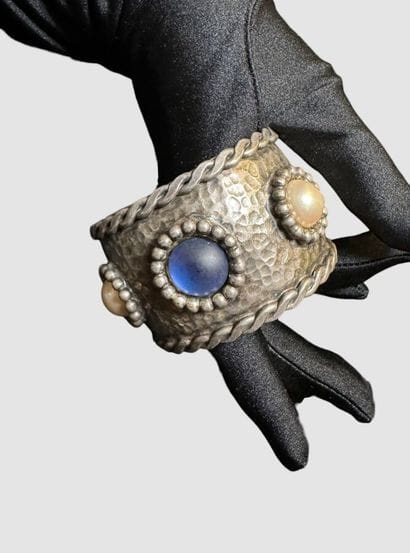 YVES SAINT Haute Couture par ROBERT GOOSSENS...