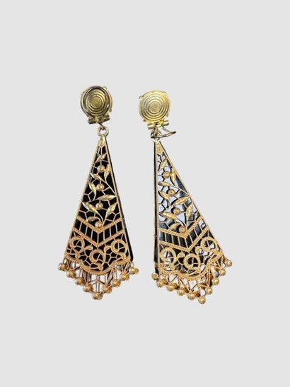 YVES SAINT LAURENT Haute Couture Paire de...