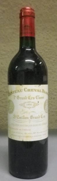 1 Bouteille CHEVAL BLANC 1995 Étiquette légèrement...