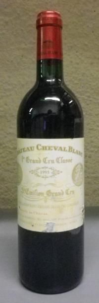 1 Bouteille CHEVAL BLANC 1995 Étiquette légèrement...