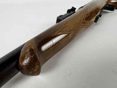 **Catégorie B.** Une carabine automatique...