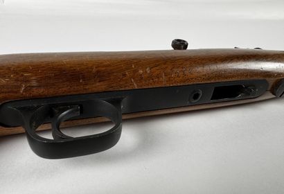 **Catégorie B.** Une carabine automatique...