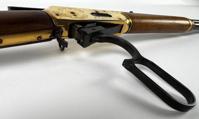 **Catégorie C.** Une carabine levier de sous-garde...