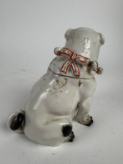 Tobacco jar.
Glazed porcelain pug - Saxony...