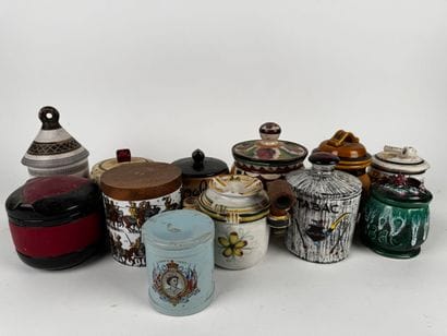 Série de douze pots à tabac
Barbotine seconde...
