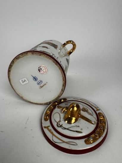 Urn-shaped pot decorated with a hunting scene...