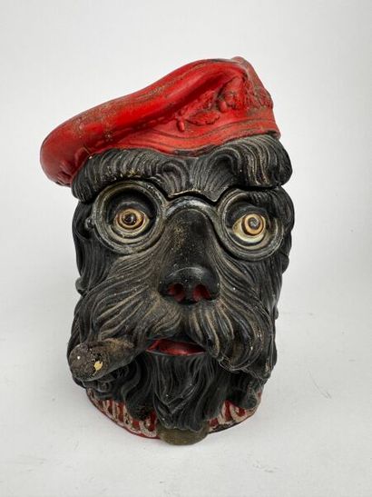 Grand pot à tabac, en céramique noire vernissée...