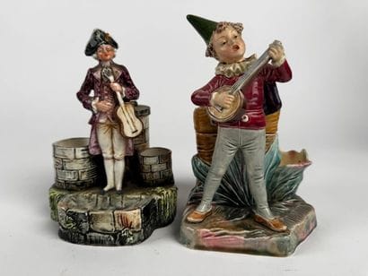 Two tobacco jars 
Barbotine 