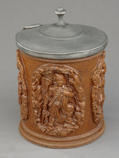 Lot de plusieurs pots à tabac
Grès XIXe siècle,...