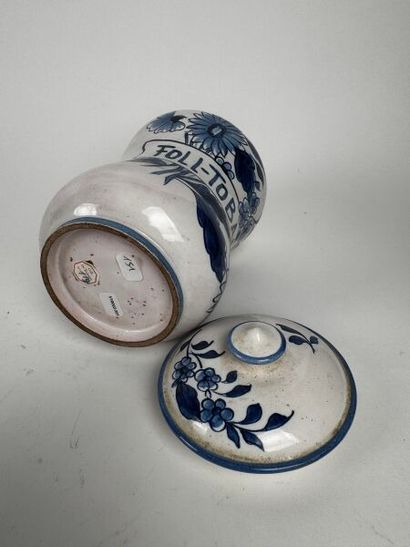Lot de pots à tabac
Porcelaine vers 1970
Imitation...