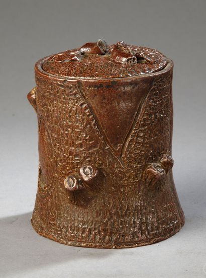 Lot de huit pots à tabac.
Grès fin XIXe siècle
Pot...