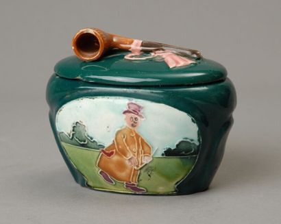Réunion de pots à tabac
Porcelaine vernissée...