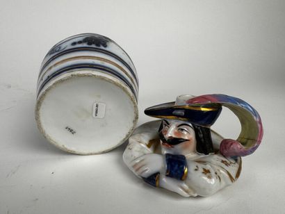 Pot à tabac
Porcelaine deuxième moitié XIXe...