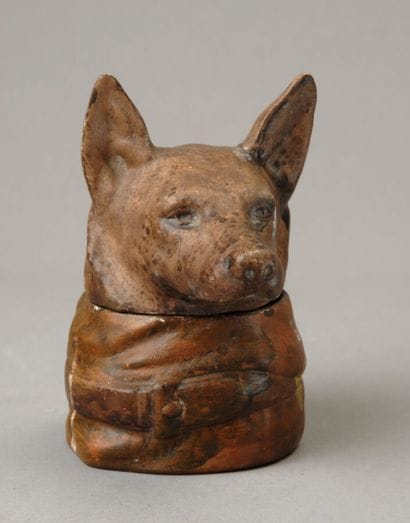 Petit pot à tabac en forme de buste de chien...