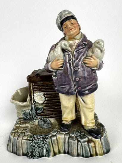 Tobacco jar
Clay figurine 