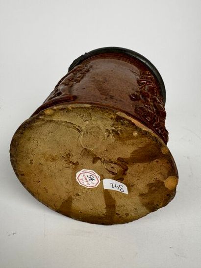 Lot de plusieurs pots à tabac
Grès XIXe siècle,...