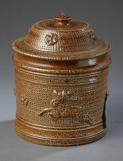 Lot de huit pots à tabac.
Grès fin XIXe siècle
Pot...