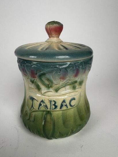 Série de plusieurs pots à tabac
Barbotine...