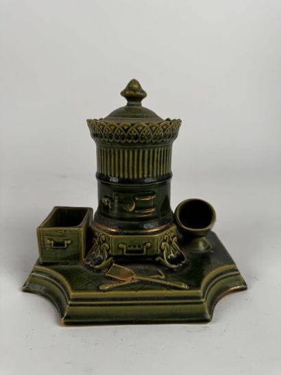 Tobacco jar.
Fine earthenware, gold highlights—Bavaria?—
Late...