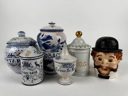 Lot de pots à tabac
Porcelaine vers 1970
Imitation...