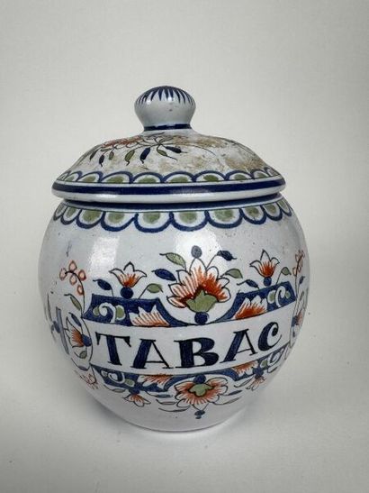 Lot de pots à tabac
Porcelaine vers 1970
Imitation...